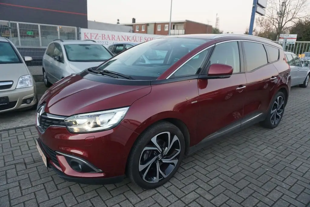 Photo 1 : Renault Scenic 2018 Essence