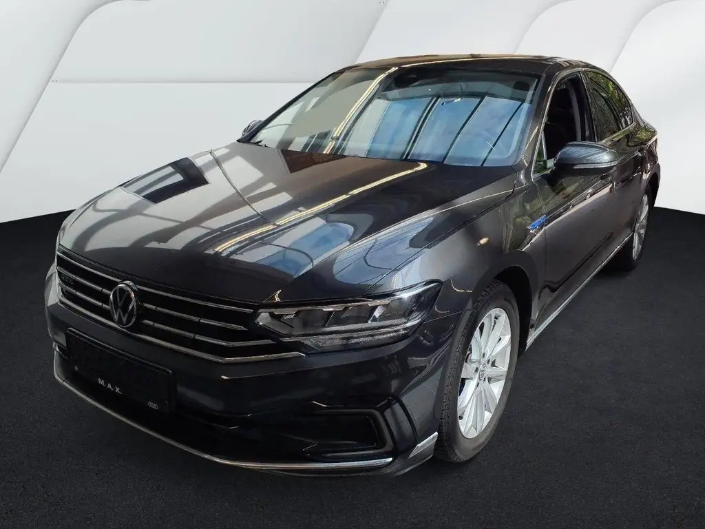 Photo 1 : Volkswagen Passat 2021 Hybride