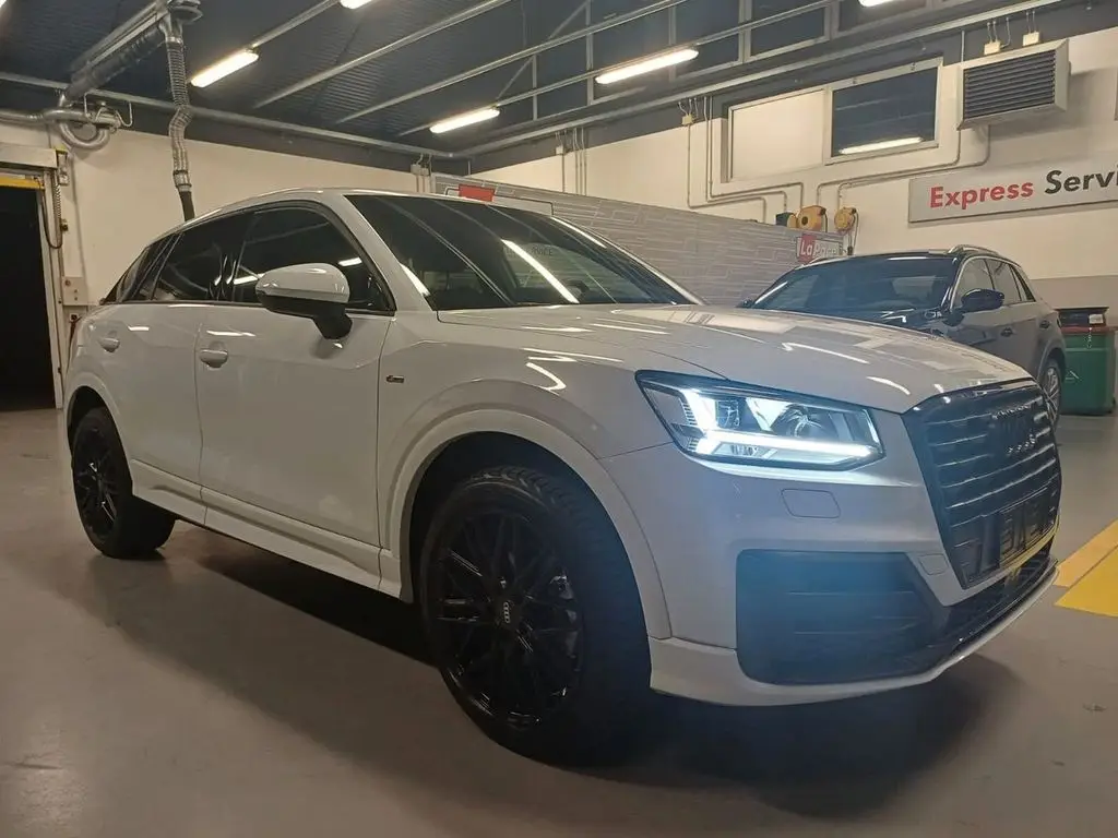 Photo 1 : Audi Q2 2018 Petrol