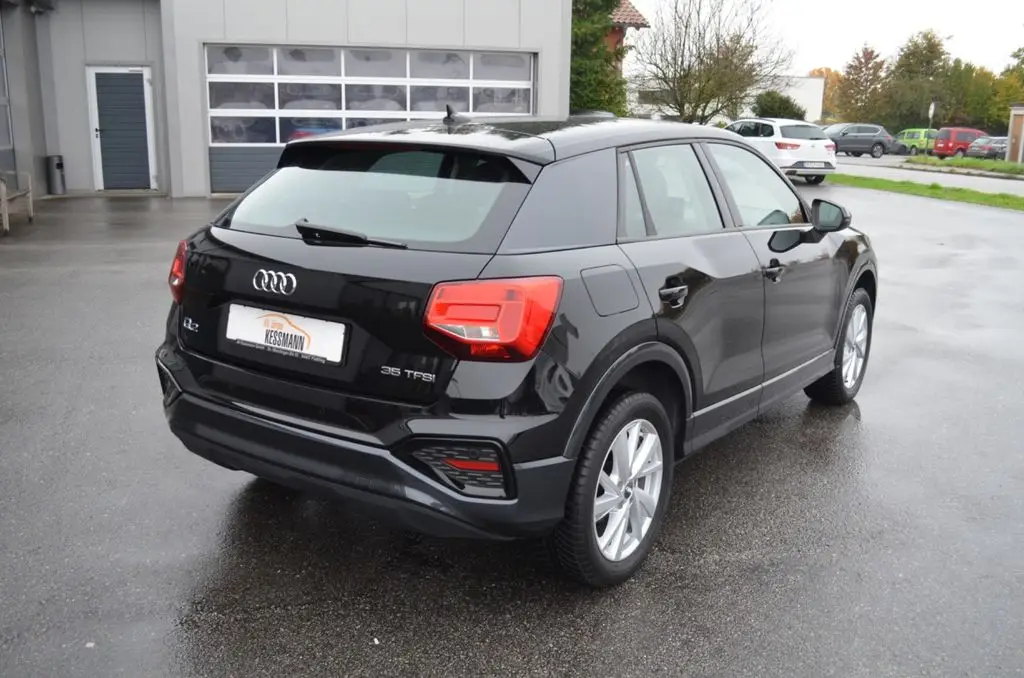 Photo 1 : Audi Q2 2021 Petrol