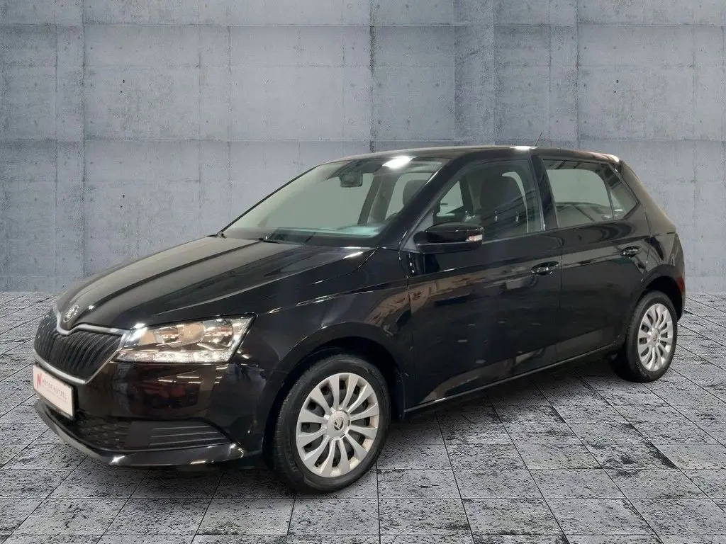 Photo 1 : Skoda Fabia 2020 Petrol