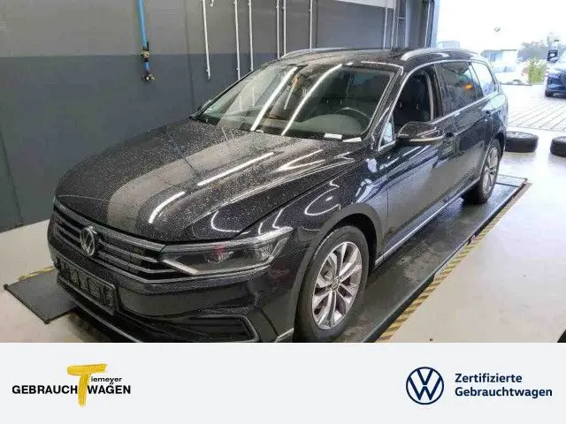 Photo 1 : Volkswagen Passat 2021 Hybrid