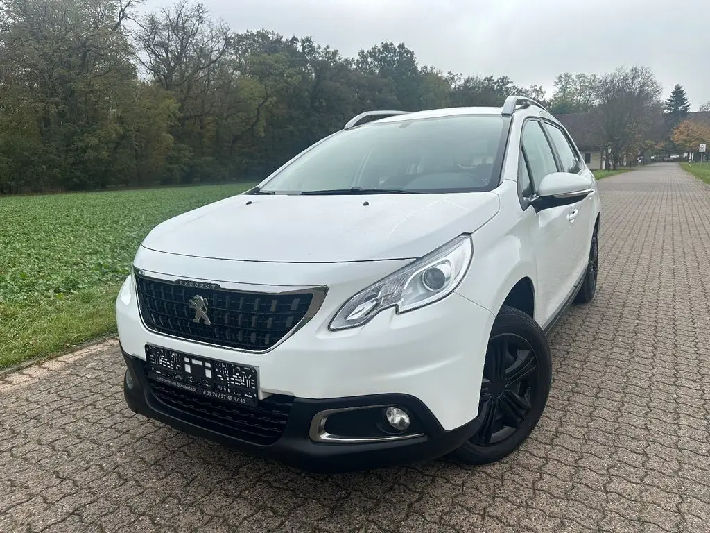 Photo 1 : Peugeot 2008 2017 Petrol