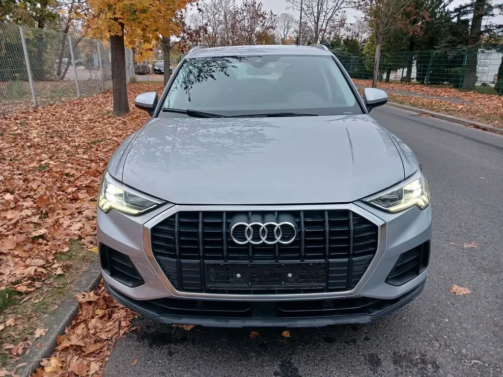 Photo 1 : Audi Q3 2019 Petrol