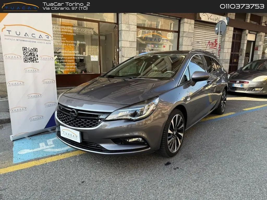 Photo 1 : Opel Astra 2016 Petrol