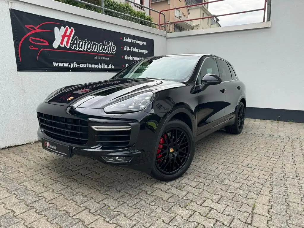 Photo 1 : Porsche Cayenne 2016 Essence