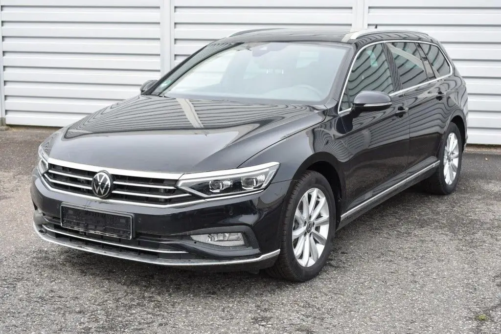 Photo 1 : Volkswagen Passat 2023 Diesel