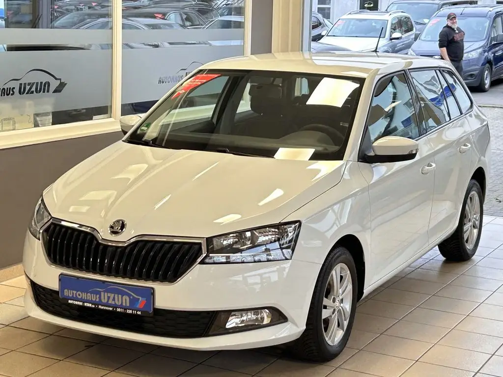 Photo 1 : Skoda Fabia 2021 Petrol