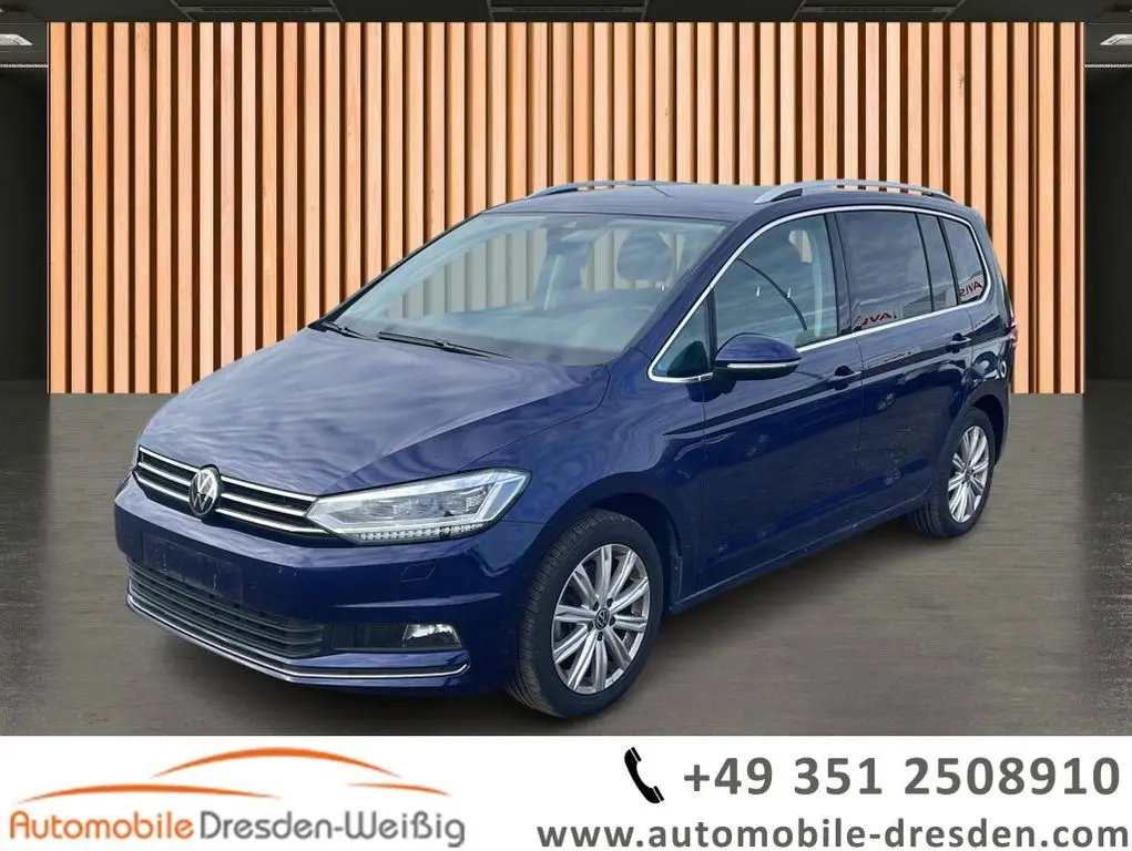 Photo 1 : Volkswagen Touran 2024 Essence