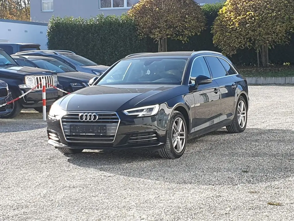 Photo 1 : Audi A4 2018 Essence