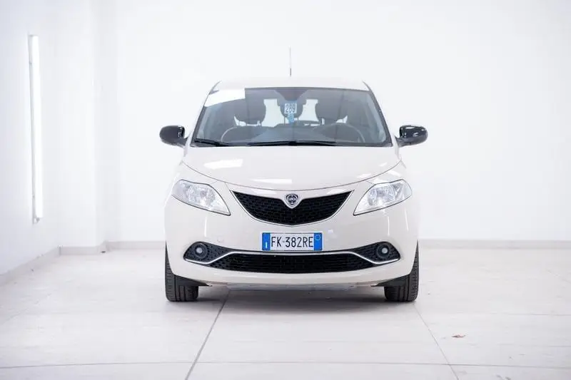 Photo 1 : Lancia Ypsilon 2017 Essence