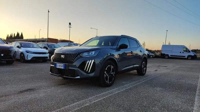 Photo 1 : Peugeot 2008 2023 Petrol