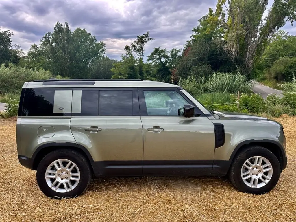 Photo 1 : Land Rover Defender 2021 Hybrid