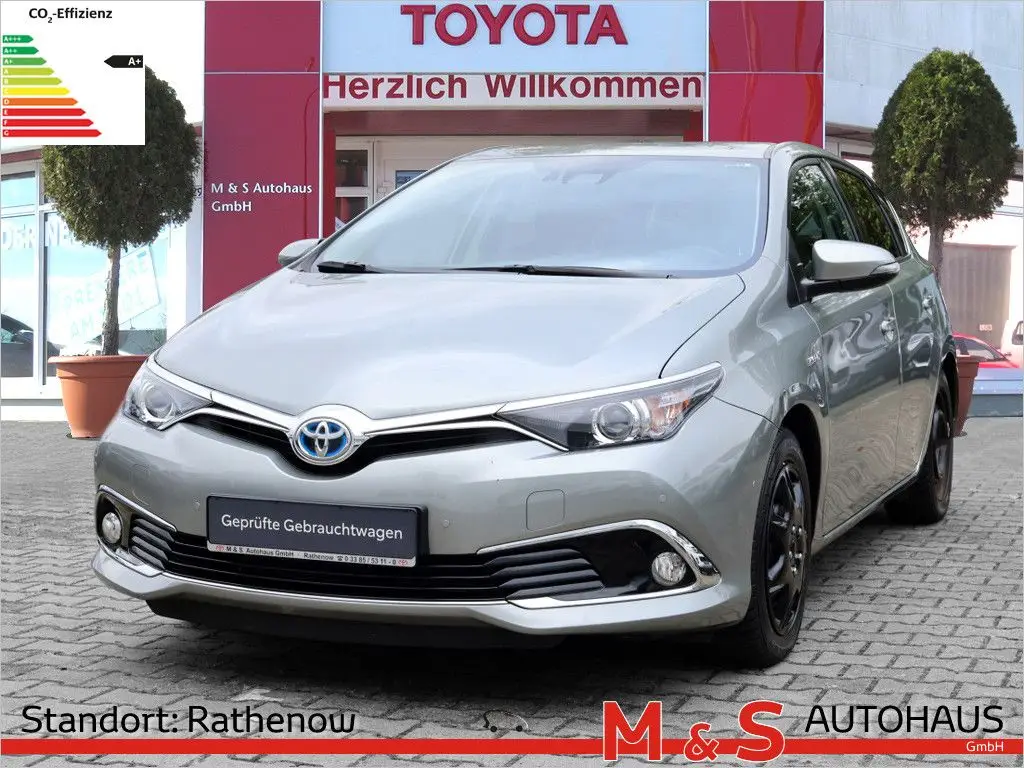 Photo 1 : Toyota Auris 2016 Hybrid