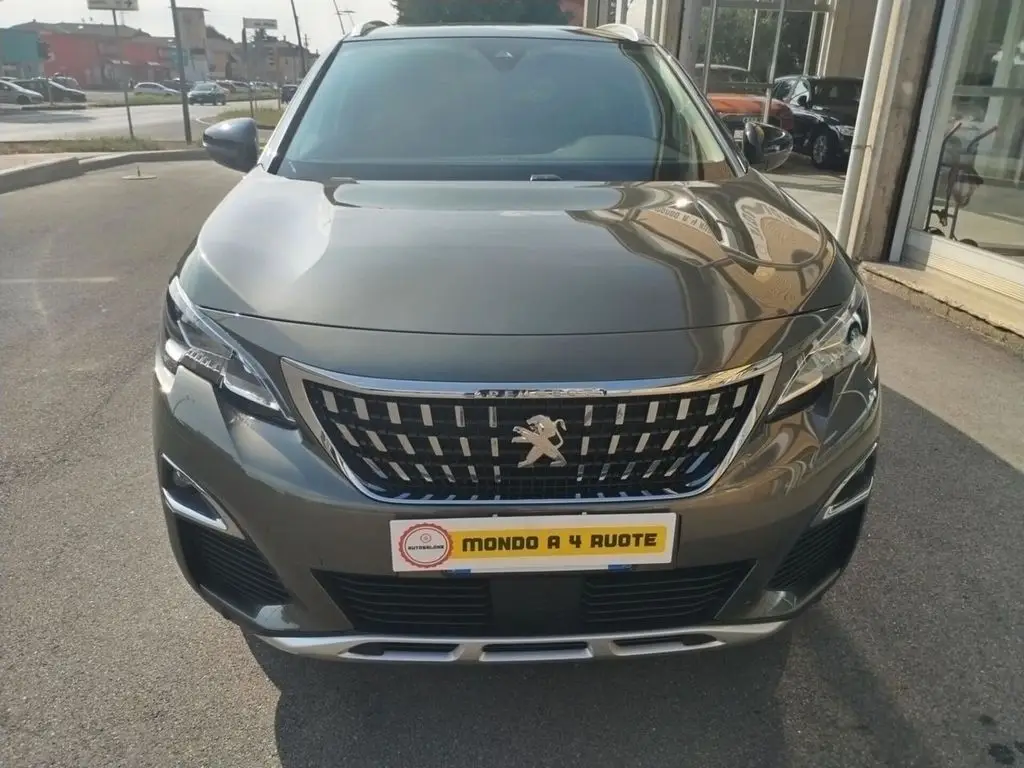 Photo 1 : Peugeot 3008 2019 Petrol