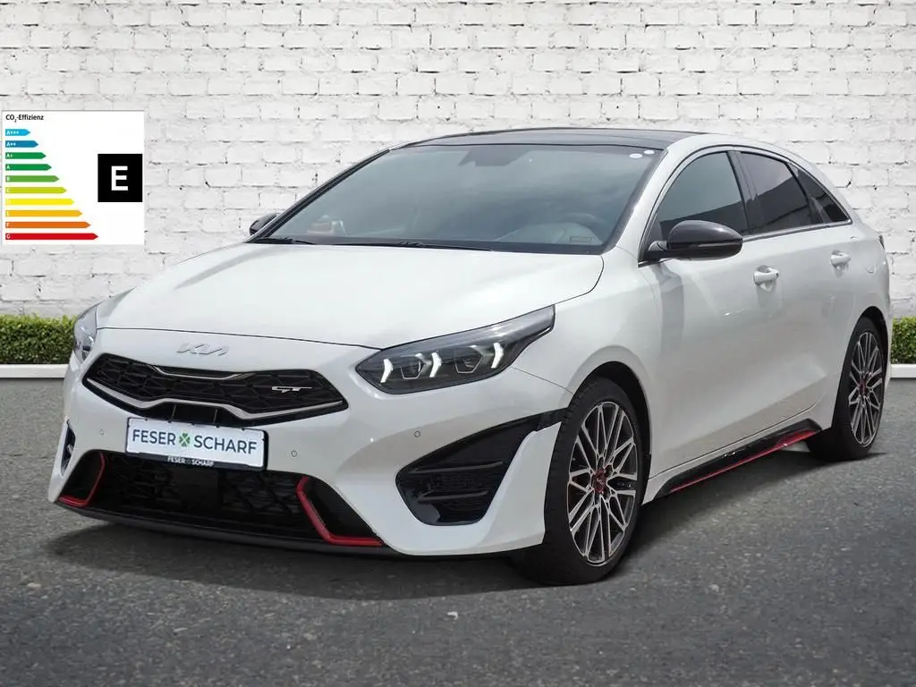 Photo 1 : Kia Proceed 2024 Petrol