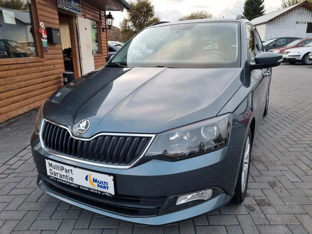 Photo 1 : Skoda Fabia 2017 Petrol