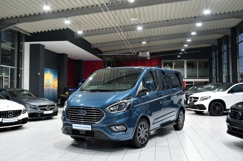 Photo 1 : Ford Tourneo 2021 Hybrid