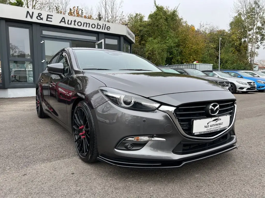 Photo 1 : Mazda 3 2018 Petrol