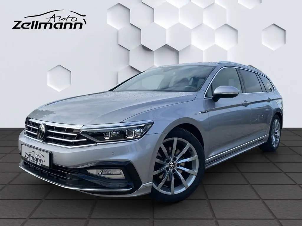 Photo 1 : Volkswagen Passat 2023 Essence