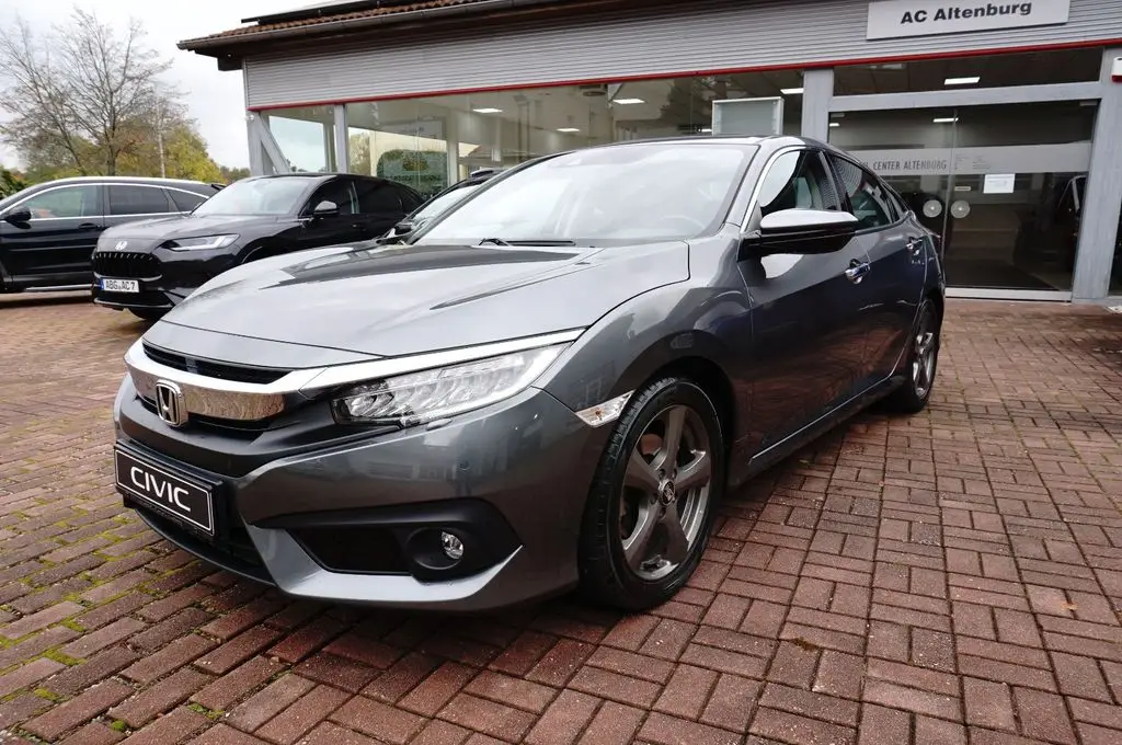 Photo 1 : Honda Civic 2018 Petrol