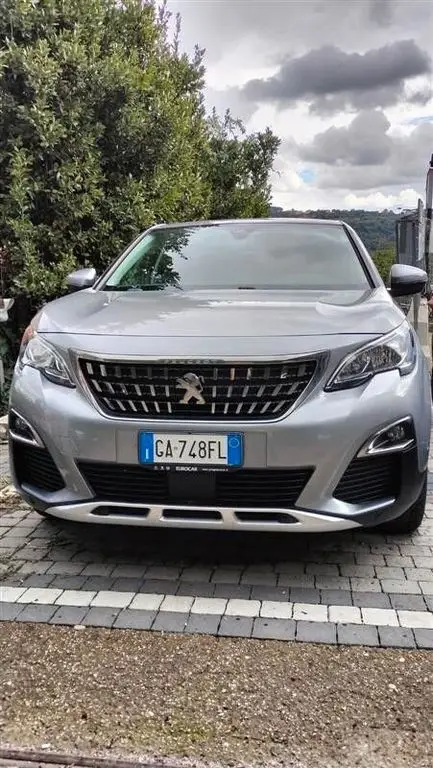 Photo 1 : Peugeot 3008 2020 Diesel