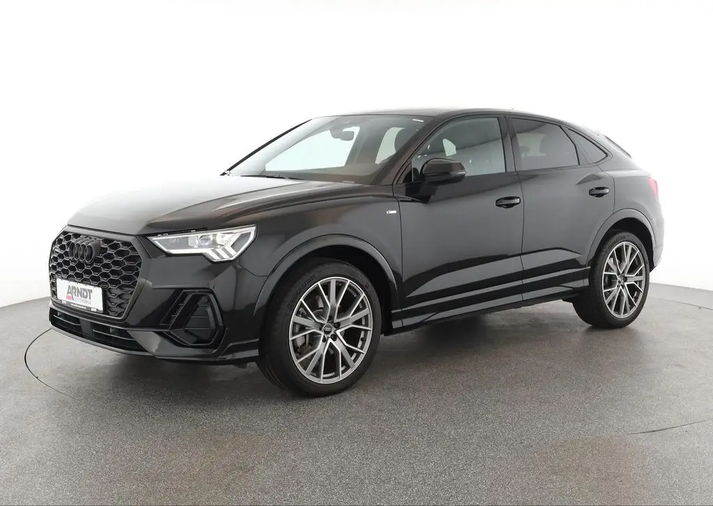 Photo 1 : Audi Q3 2024 Essence