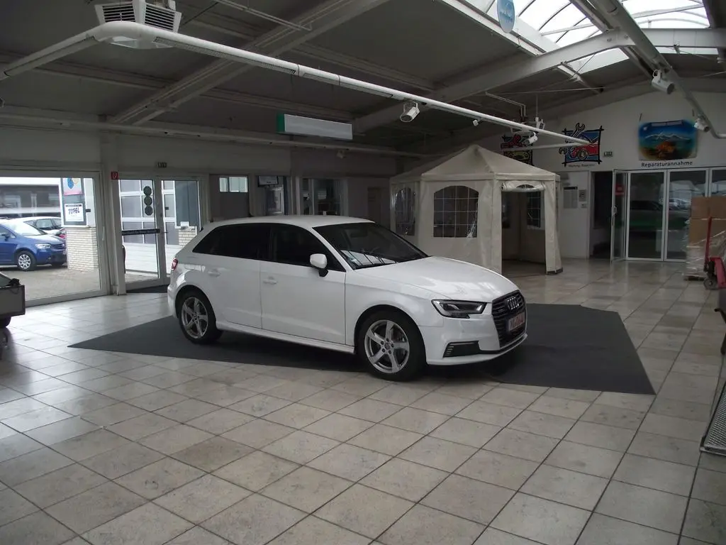 Photo 1 : Audi A3 2020 Hybrid