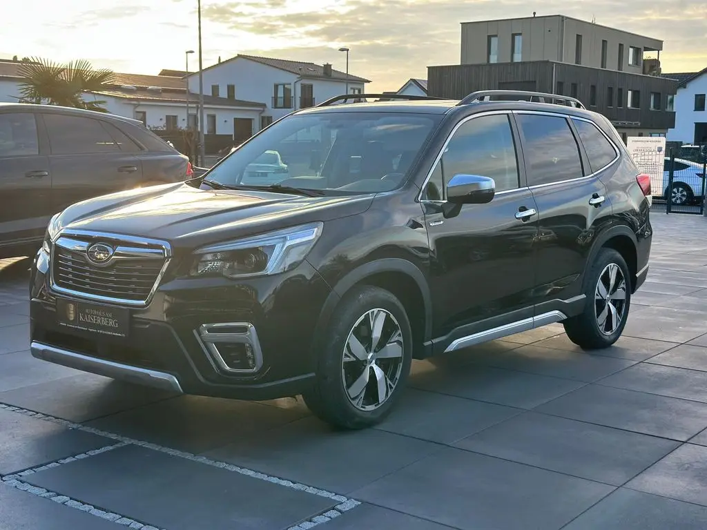 Photo 1 : Subaru Forester 2021 Essence