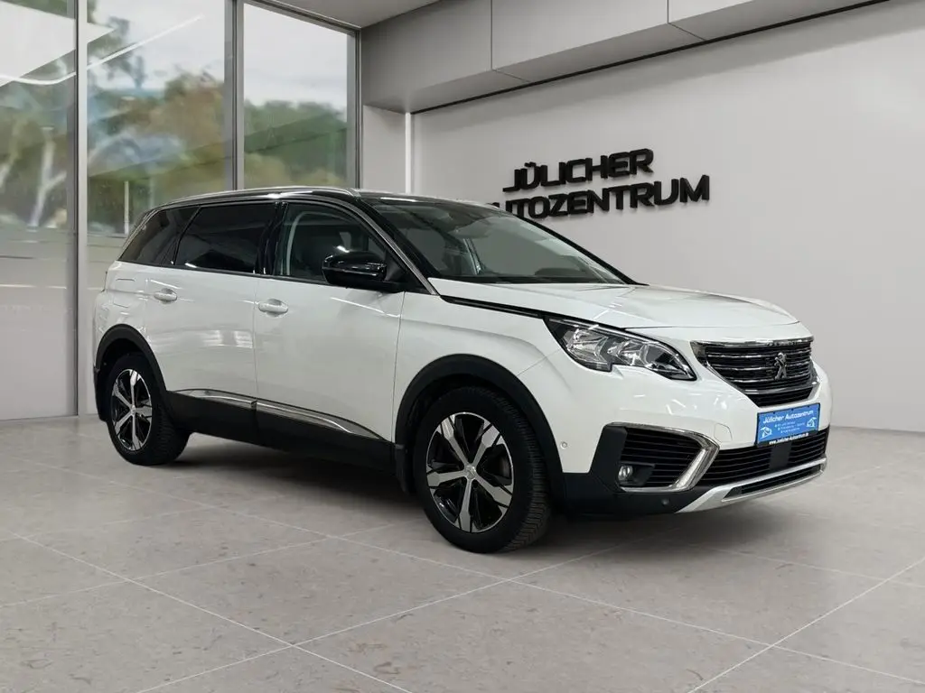 Photo 1 : Peugeot 5008 2018 Petrol