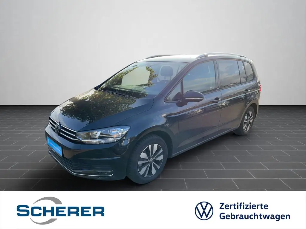 Photo 1 : Volkswagen Touran 2024 Essence