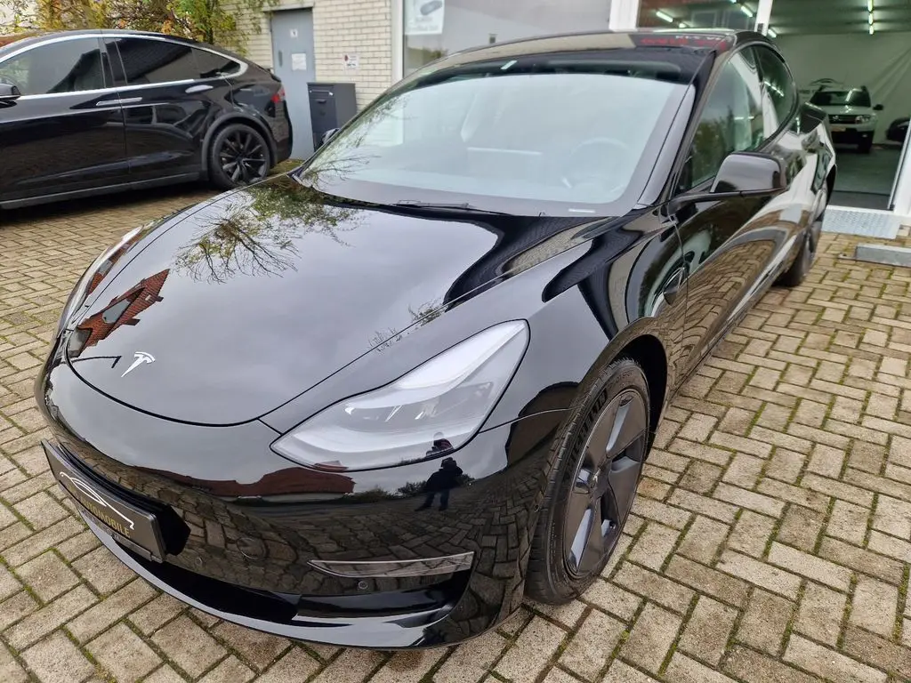 Photo 1 : Tesla Model 3 2021 Non renseigné