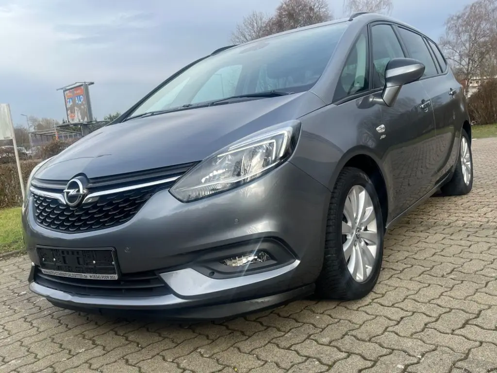 Photo 1 : Opel Zafira 2017 Diesel