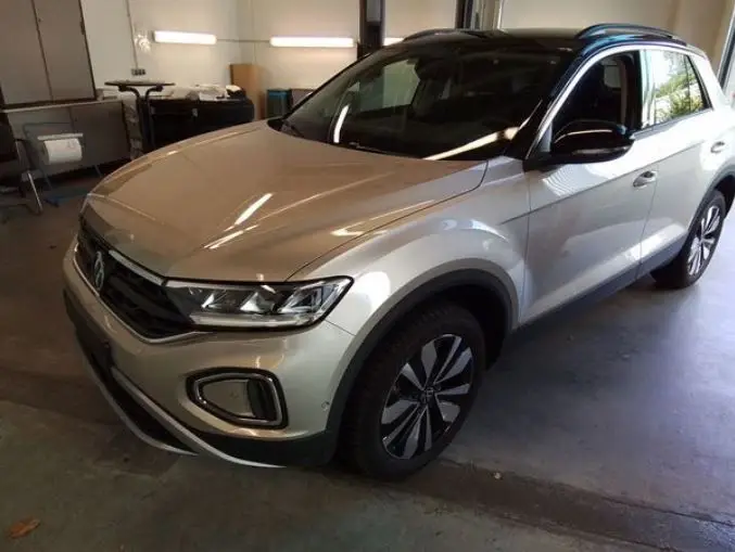 Photo 1 : Volkswagen T-roc 2024 Petrol