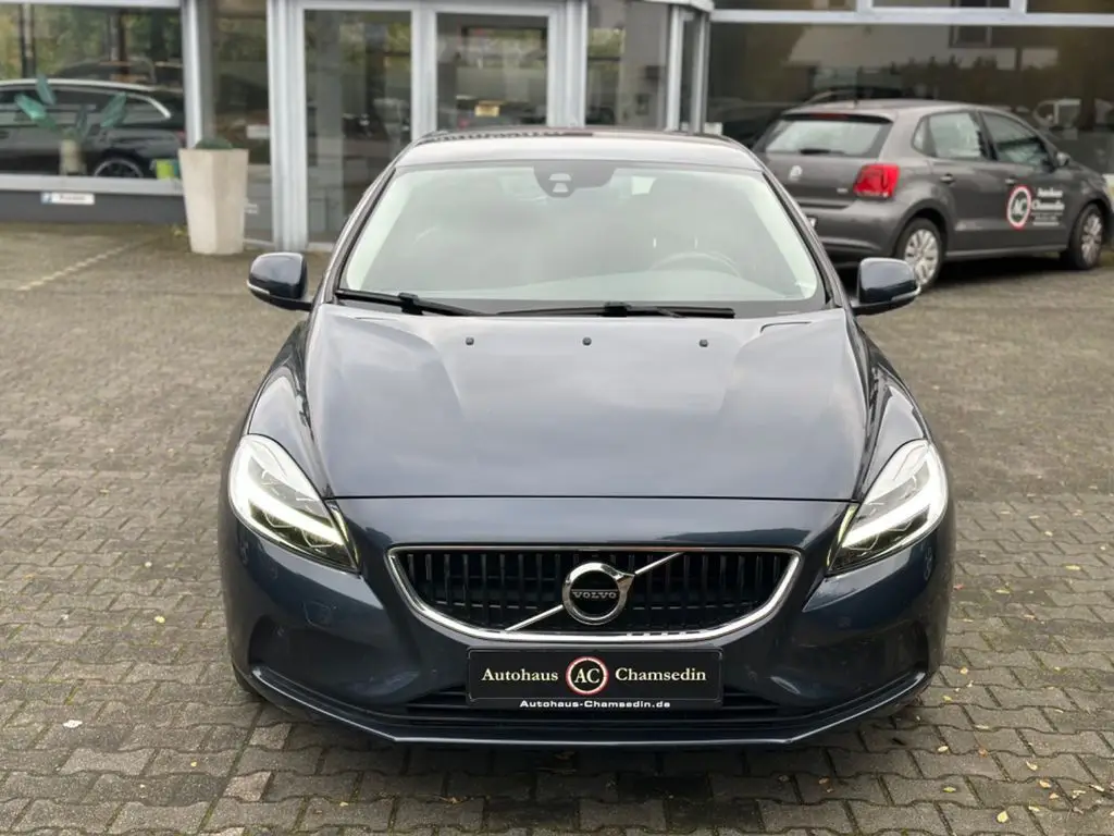 Photo 1 : Volvo V40 2017 Essence