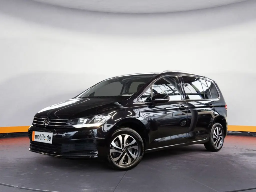 Photo 1 : Volkswagen Touran 2023 Essence