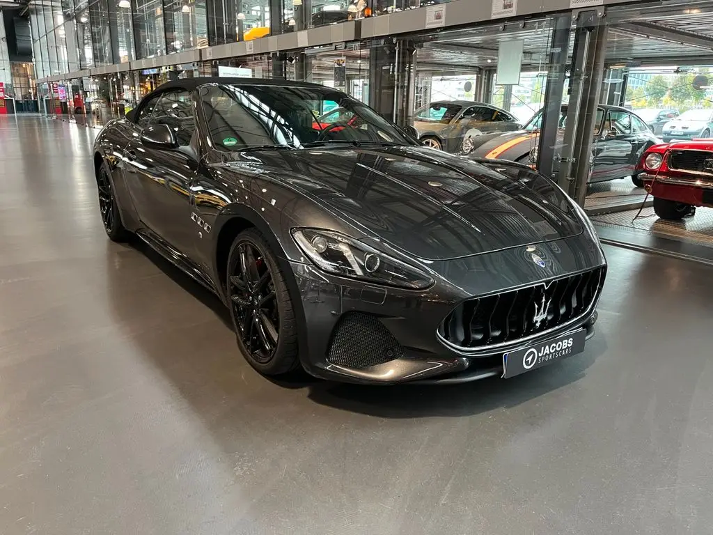 Photo 1 : Maserati Grancabrio 2019 Essence