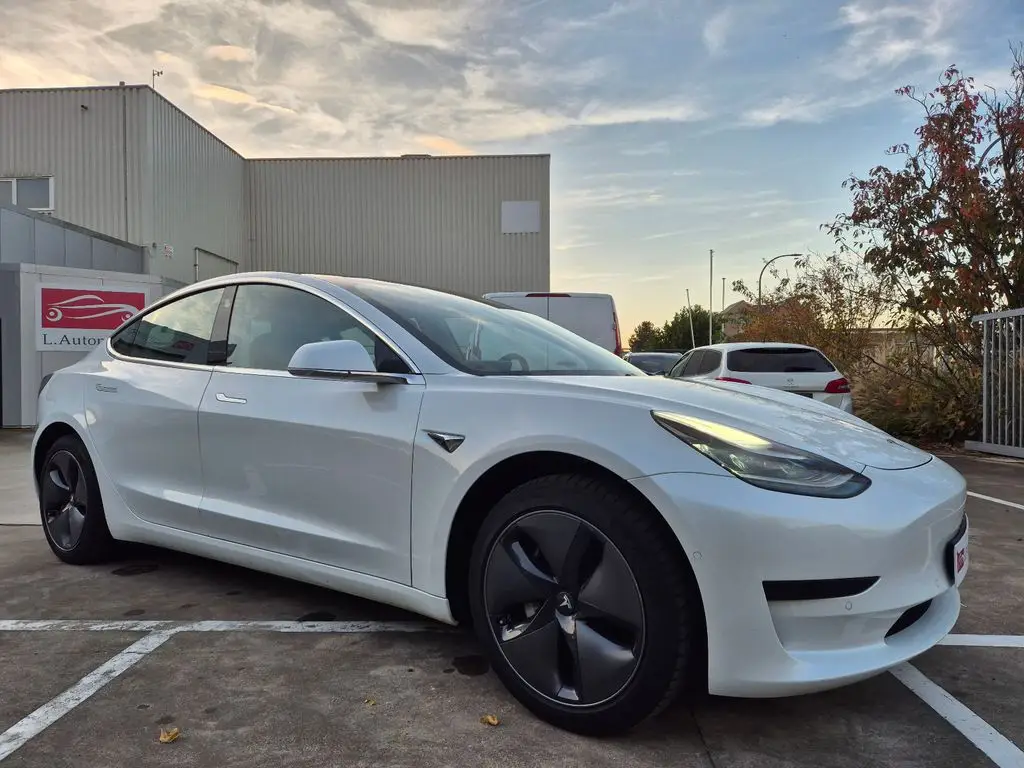 Photo 1 : Tesla Model 3 2020 Non renseigné