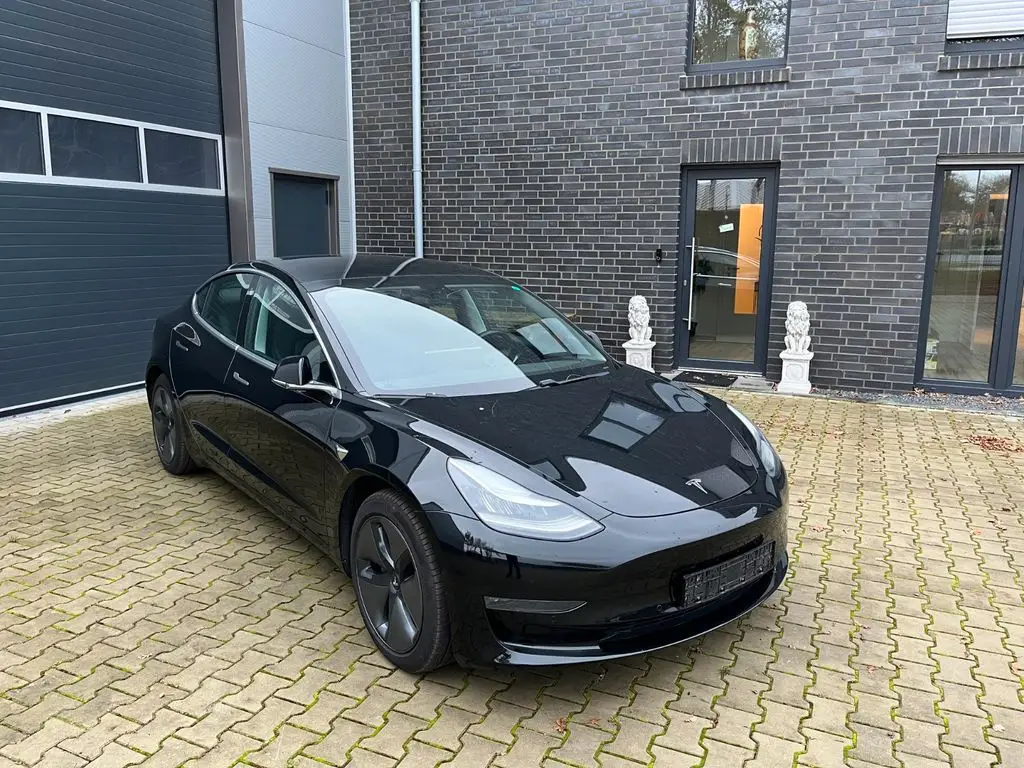 Photo 1 : Tesla Model 3 2019 Non renseigné