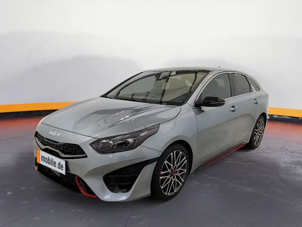 Photo 1 : Kia Proceed 2024 Petrol