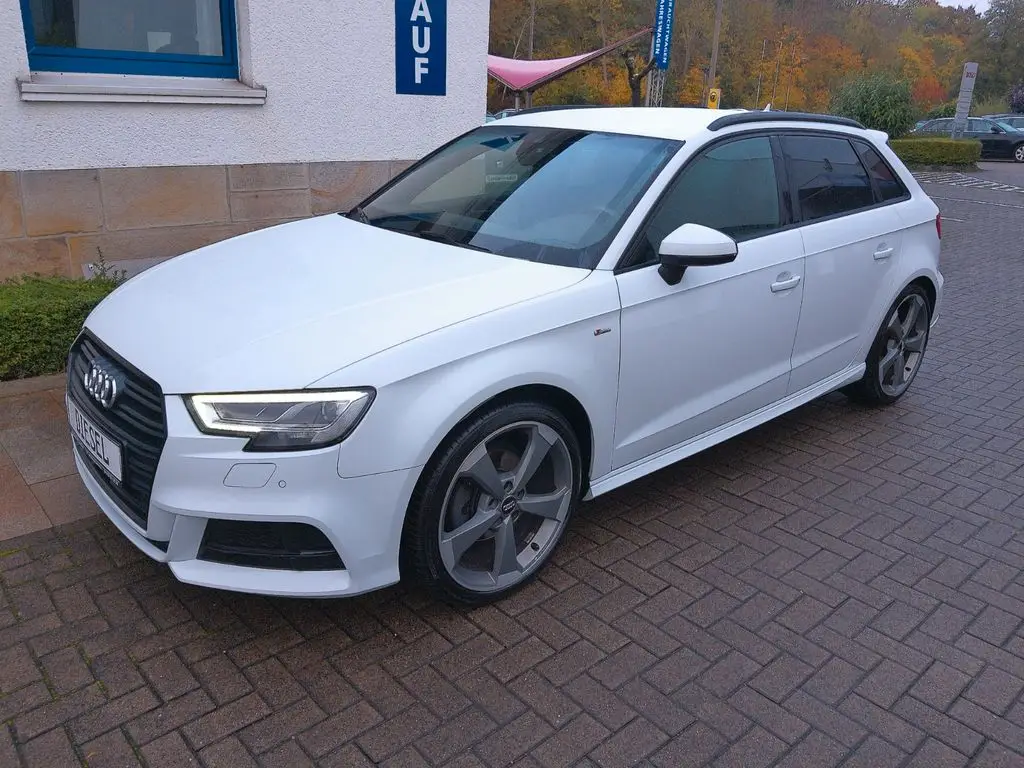 Photo 1 : Audi A3 2018 Diesel