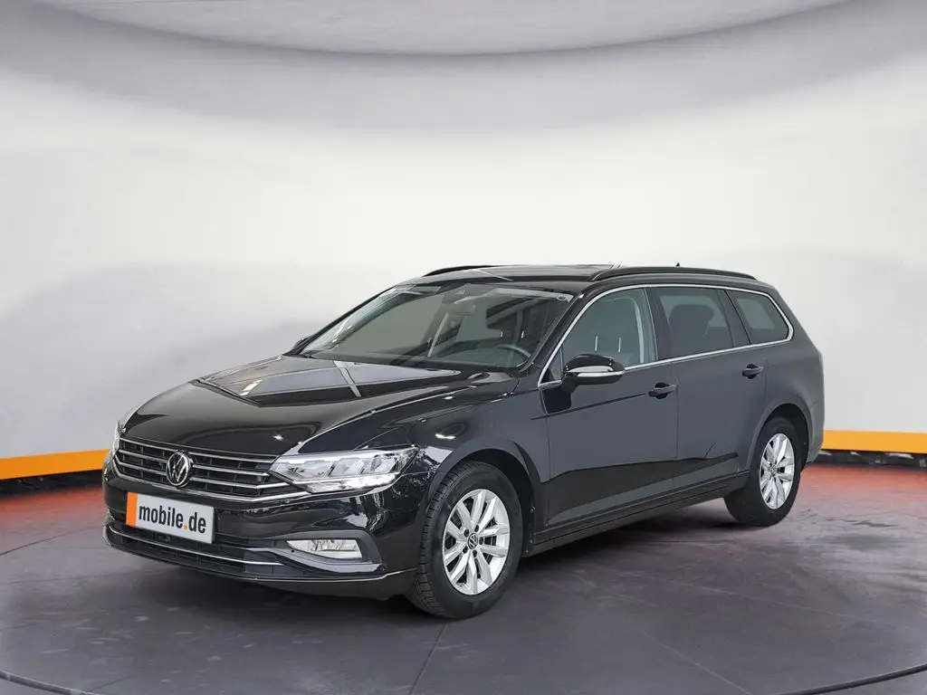 Photo 1 : Volkswagen Passat 2023 Essence