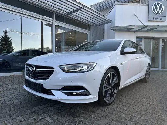 Photo 1 : Opel Insignia 2017 Essence