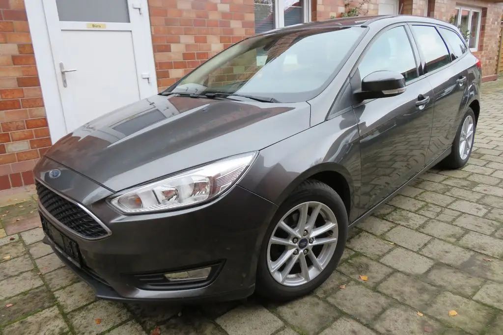 Photo 1 : Ford Focus 2017 Petrol