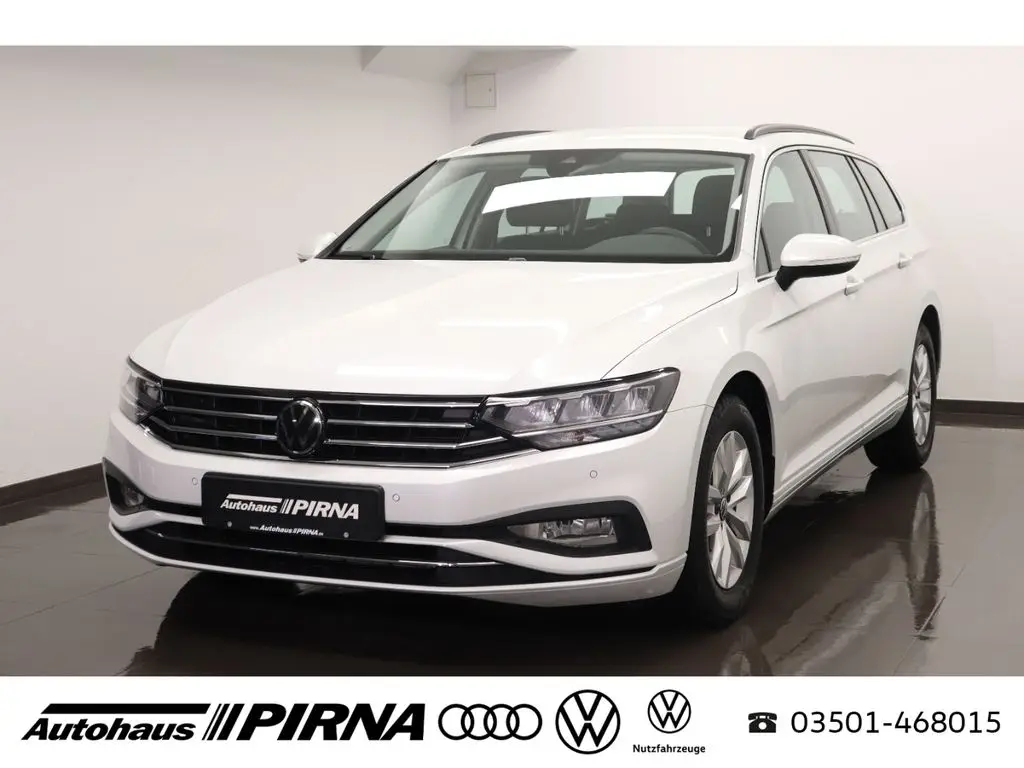 Photo 1 : Volkswagen Passat 2022 Petrol