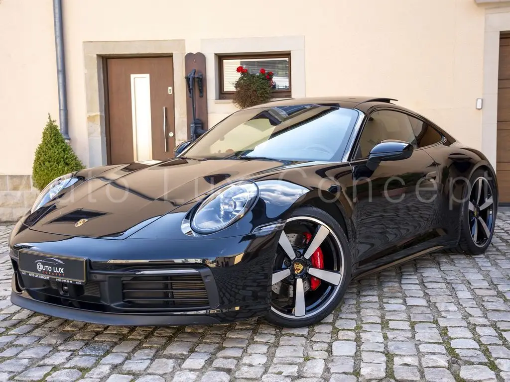 Photo 1 : Porsche 992 2020 Essence