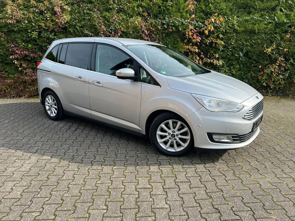 Photo 1 : Ford Grand C-max 2016 Essence