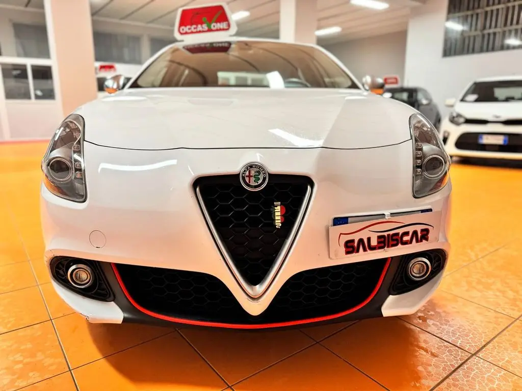 Photo 1 : Alfa Romeo Giulietta 2016 Essence