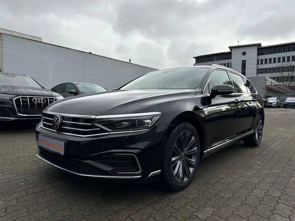 Photo 1 : Volkswagen Passat 2021 Hybrid