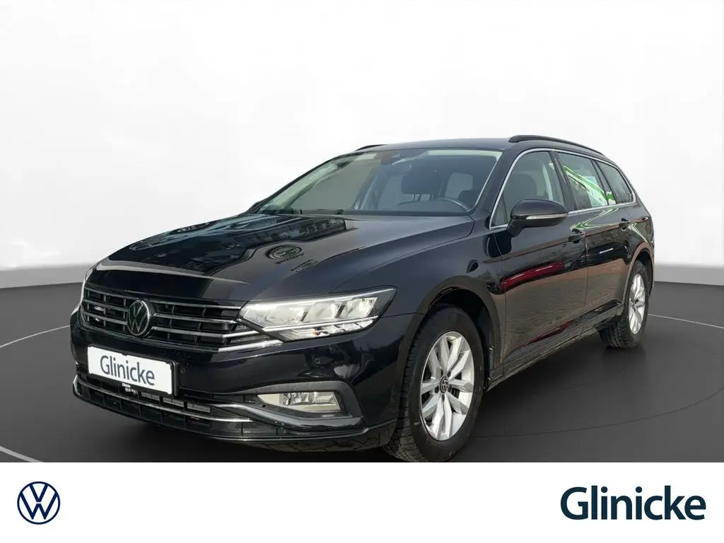 Photo 1 : Volkswagen Passat 2021 Essence